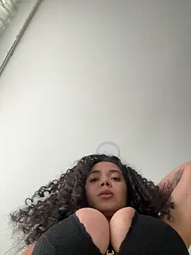 Czat XXX na żywo – Curlyierr