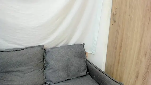 Mhelanny2's Live XXX Chat