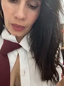 Alysson-- live XXX chat