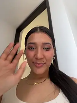 IsabellaJoness_のライブXXXチャット