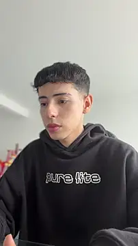 Sebastian_Reed Adlı Modelin Canlı XXX Sohbeti