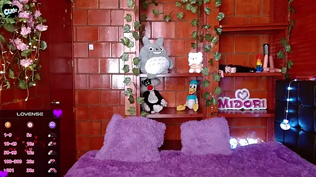 MidoriQuiinn's Live XXX Chat