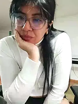 aisha_latina – Naživo XXX chat