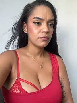 Chat +18 de Sara-77 ao vivo