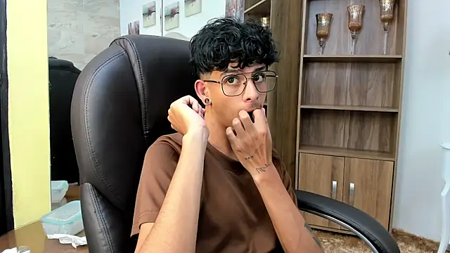 Živý XXX chat Ibratxandy