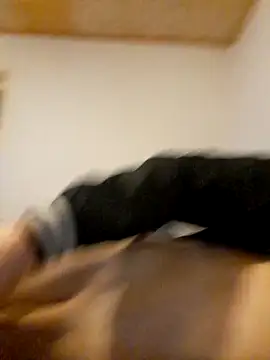 Jimmy8999 Adlı Modelin Canlı XXX Sohbeti