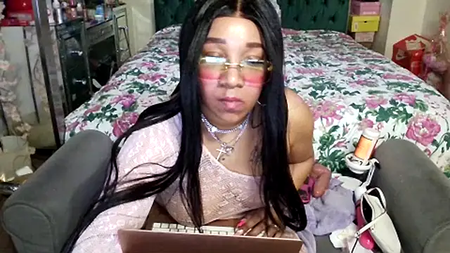 mzpretty444's Live XXX Chat