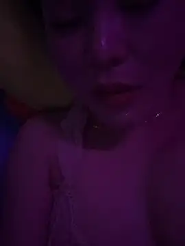 Biki-seXY69 – Naživo XXX chat