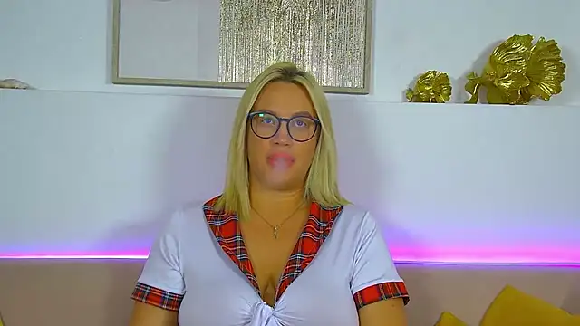 MariaNeumann Chat XXX in diretta