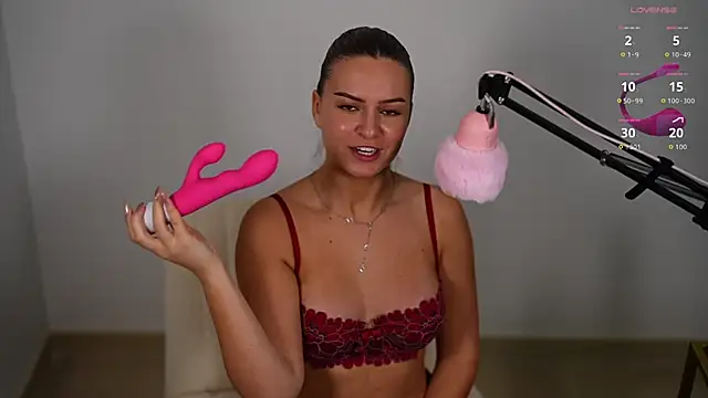 juliakhaleesii élő XXX-chatje