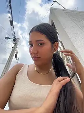 IsabellaJoness_ Chat XXX in diretta