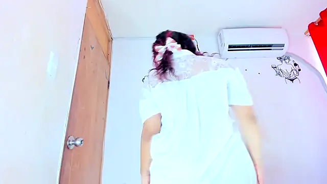 Chat +18 de Emily_Coper18 ao vivo