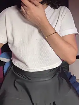 Squirt_Queen_X Adlı Modelin Canlı XXX Sohbeti