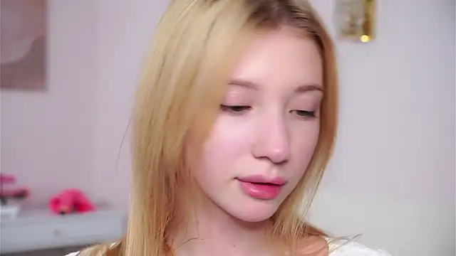 Chat +18 de SunnivaCovil ao vivo