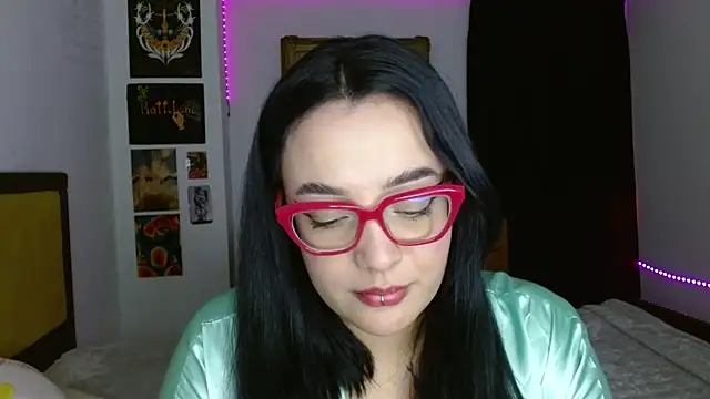 Nova-Satela Adlı Modelin Canlı XXX Sohbeti