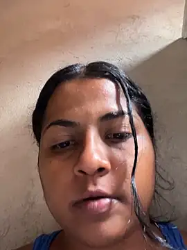 Giselabrunette25 élő XXX-chatje