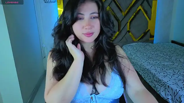 Luvienne élő XXX-chatje