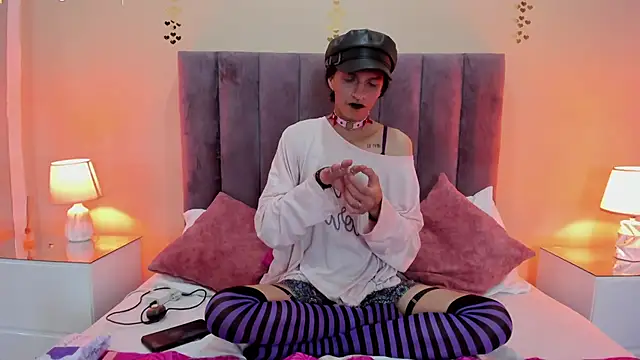 Show modela Vannellope_69 na web-kameri