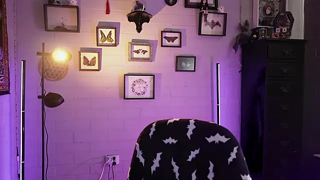 insania_9999_'s Live XXX Chat