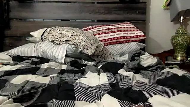 Show modela spazz247 na web-kameri