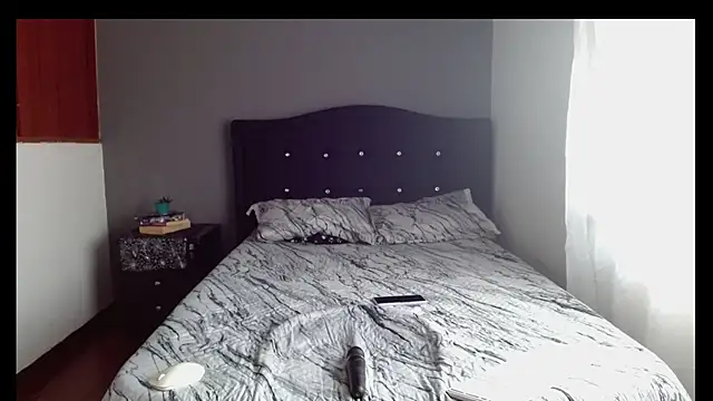 Emilia_1995's Live XXX Chat