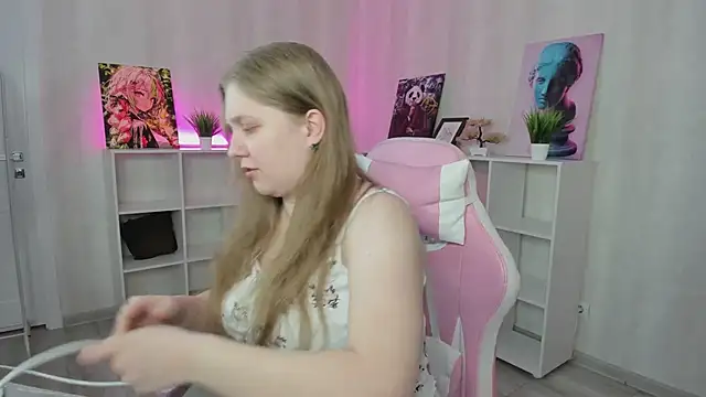 Megan_Violer Adlı Modelin Canlı XXX Sohbeti