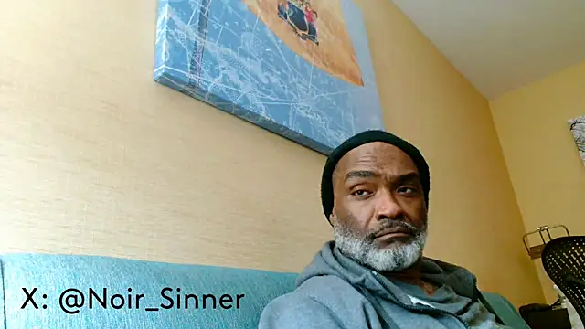 XXX chat uživo modela sinnernoir