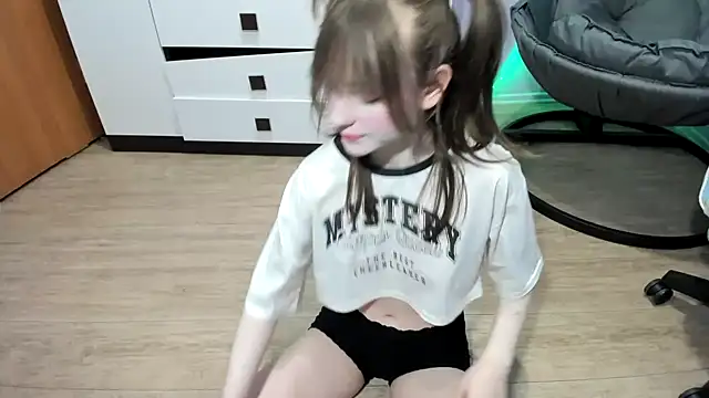 Yoonhee_ki Chat XXX in diretta