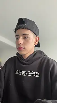 Sebastian_Reed – Naživo XXX chat