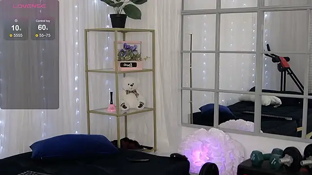 SarahRaynex live XXX chat