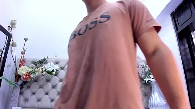 BenitoSaenz's Live XXX Chat