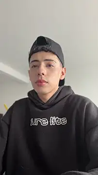 Sebastian_Reed live XXX chat