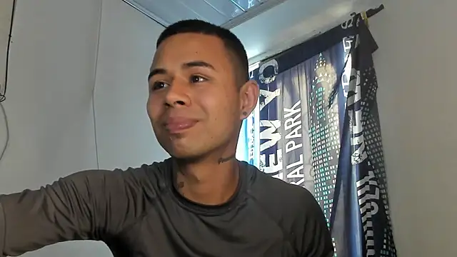 _Logan_Colton_'s Live XXX Chat