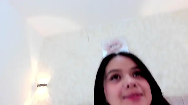 thamiina_'s Live XXX Chat