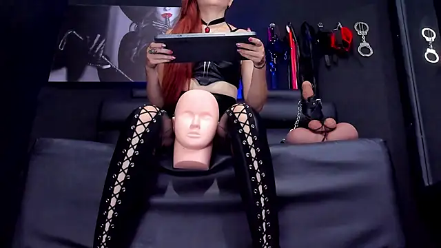 AprilStonessのライブXXXチャット