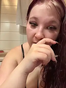 Chatroom XXX en direct de LittleChaosQueen