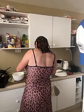 WHITEWOMEN_2's Live XXX Chat