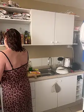 WHITEWOMEN_2 Adlı Modelin Canlı XXX Sohbeti