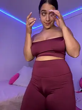 Chat XXX en directo de Alice777_