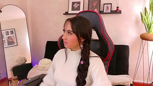 Онлайн чат XXX EmmyEvans1