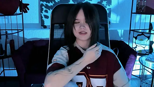 Elainebeness 即時 XXX 聊天