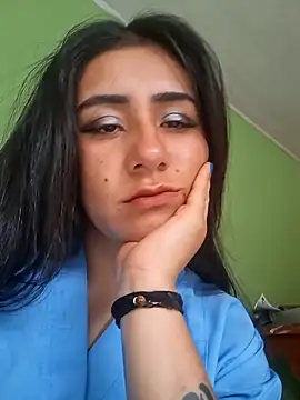 دردشة CAROLINE__07 الجنسية المباشرة