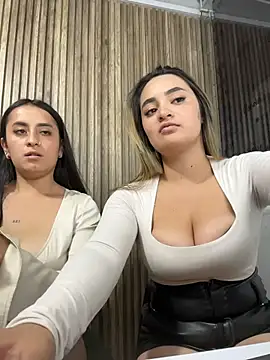 Antonella_Julieta – Live XXX-chat