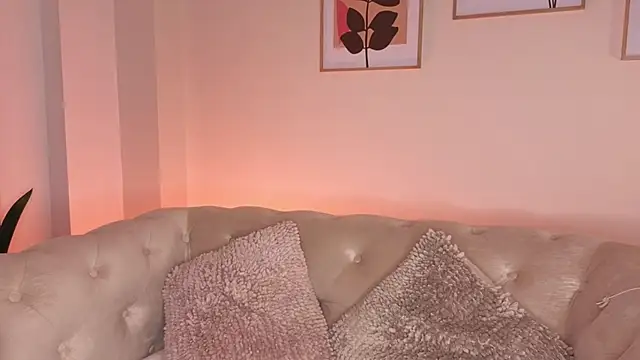 Chat +18 de DahianaWalcott ao vivo