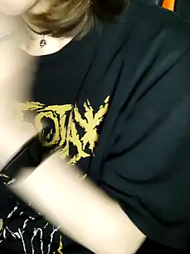 Aashikalaa Adlı Modelin Canlı XXX Sohbeti