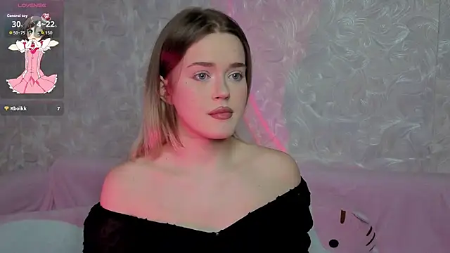 XXX chat uživo modela Omidodomi