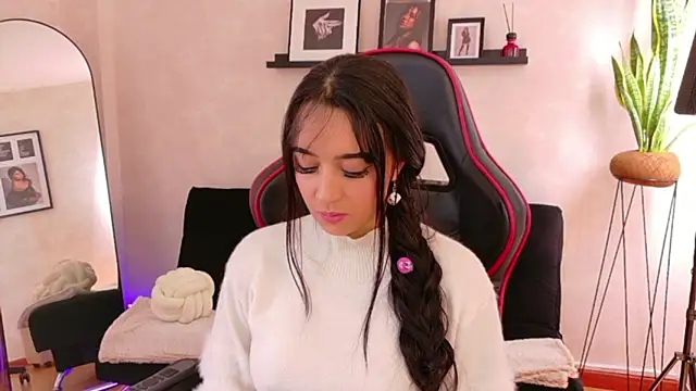 EmmyEvans1's Live XXX Chat