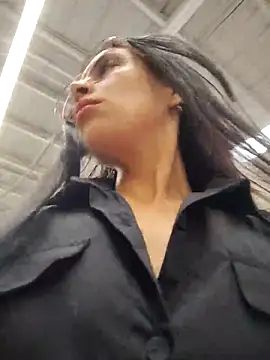 Astrid-- Chat XXX live