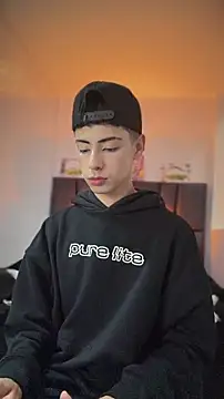 XXX chat uživo modela Sebastian_Reed