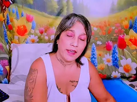 indianroxy élő XXX-chatje